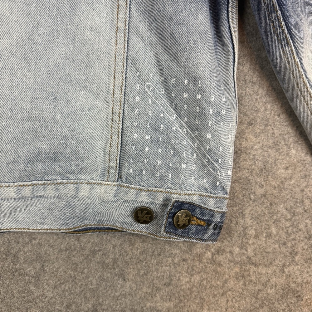 YoungLA Jean Jacket Mens Small Blue Distressed Acid Wash Denim Crossword Graphic - Picture 4 of 9